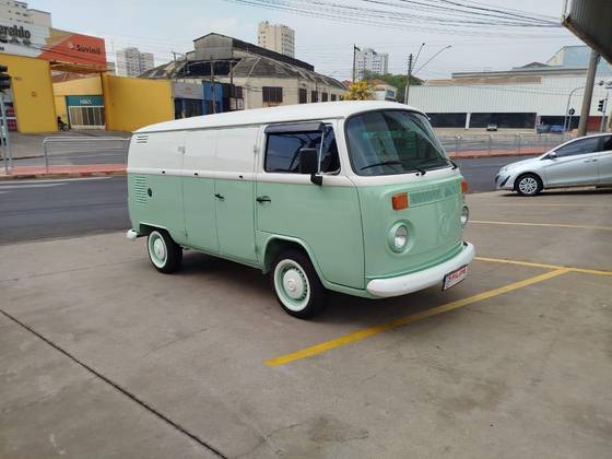 VOLKSWAGEN 1600 1.6 8V GASOLINA 4P MANUAL